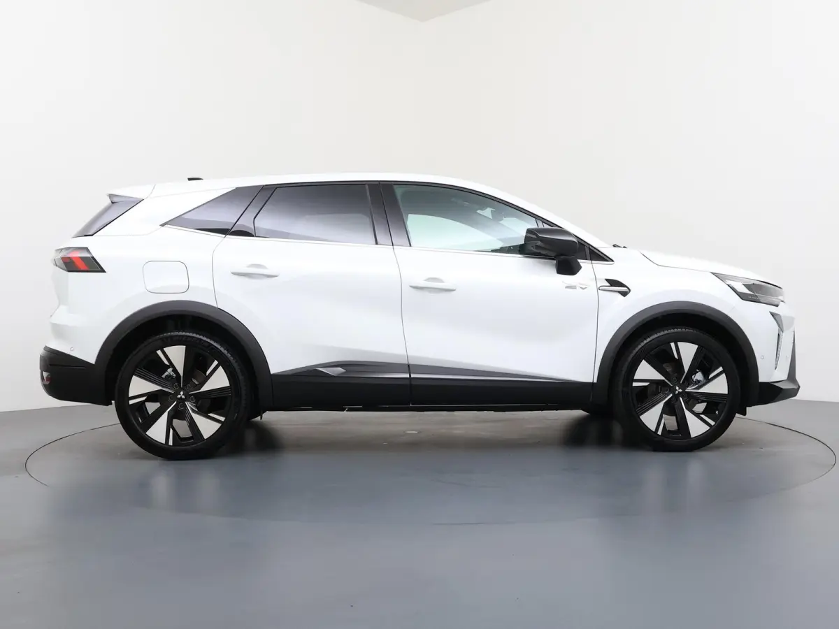 1.8 HEV First Edition €3.000 Korting | Google Build-in | rondom-camera | 19-inch lichtmetalen velgen | Stoelverwarming | Elektrische achterklep |Adaptieve Cruise control | MI-Pilot