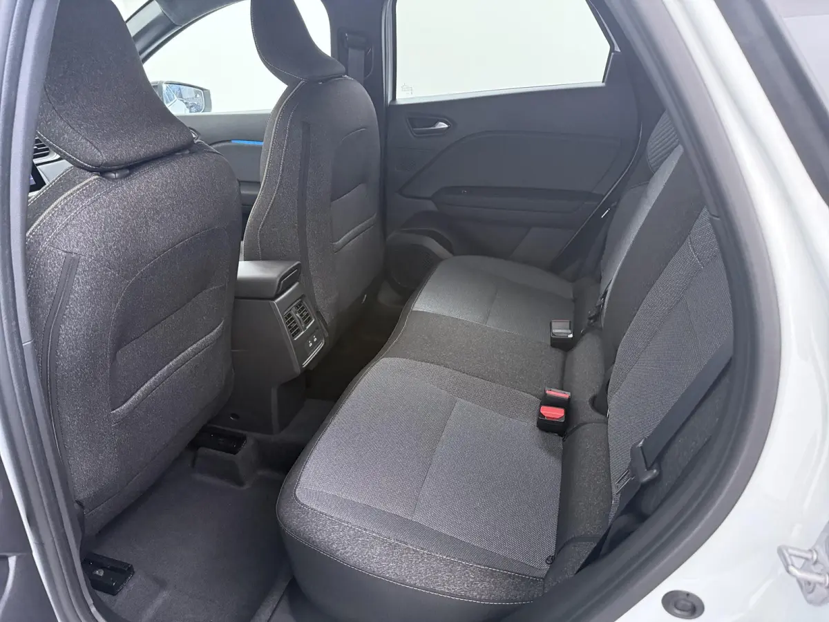 1.8 HEV First Edition €3.000 Korting | Google Build-in | rondom-camera | 19-inch lichtmetalen velgen | Stoelverwarming | Elektrische achterklep |Adaptieve Cruise control | MI-Pilot