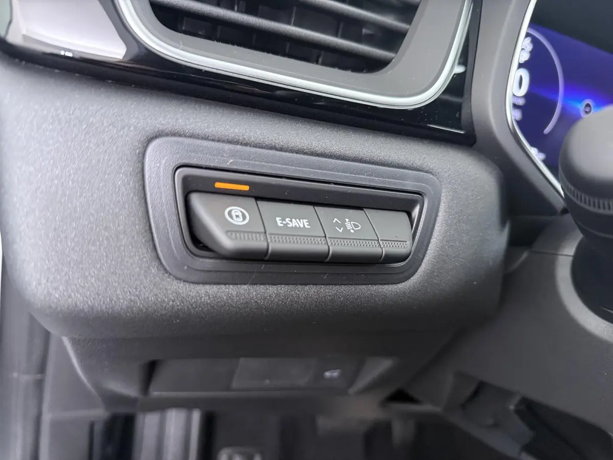 1.8 HEV First Edition €3.000 Korting | Google Build-in | rondom-camera | 19-inch lichtmetalen velgen | Stoelverwarming | Elektrische achterklep |Adaptieve Cruise control | MI-Pilot