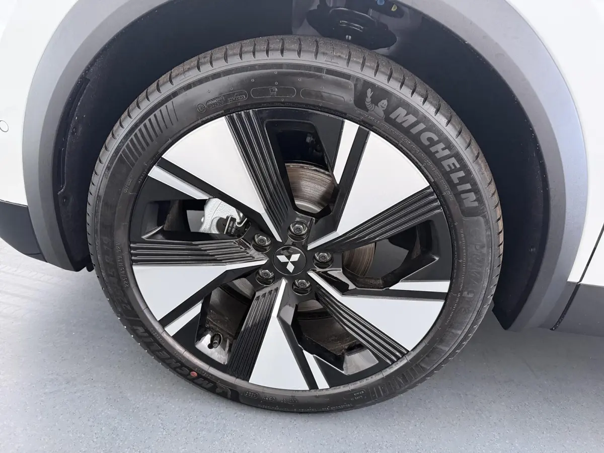 1.8 HEV First Edition €3.000 Korting | Google Build-in | rondom-camera | 19-inch lichtmetalen velgen | Stoelverwarming | Elektrische achterklep |Adaptieve Cruise control | MI-Pilot
