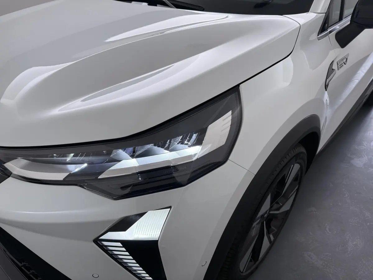 1.8 HEV First Edition €3.000 Korting | Google Build-in | rondom-camera | 19-inch lichtmetalen velgen | Stoelverwarming | Elektrische achterklep |Adaptieve Cruise control | MI-Pilot
