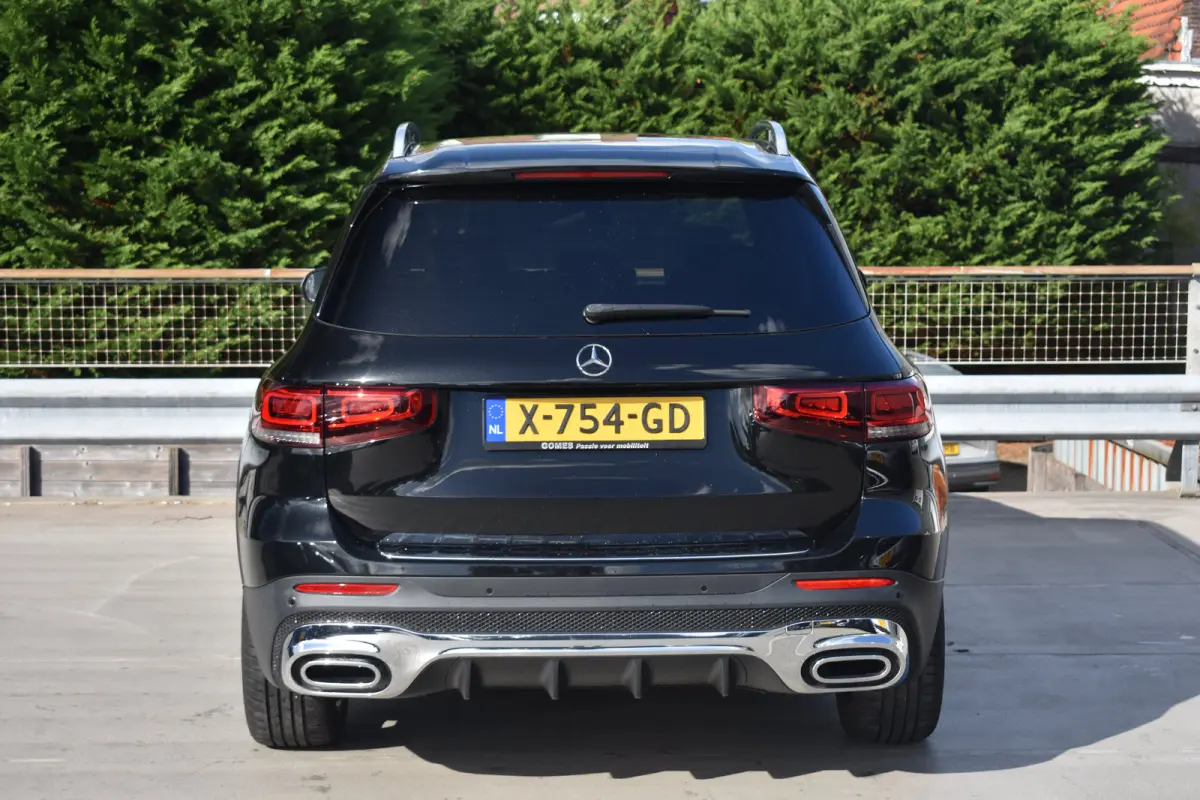 180 AMG Line 7p | AMG Styling | Adaptief demping systeem | Dode-hoek detectie | Elektrisch schuif-kanteldak | Achteruitrijcamera | 7Persoons | Eerste eigenaar