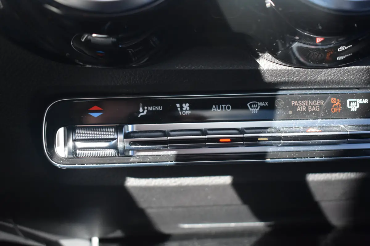 180 AMG Line 7p | AMG Styling | Adaptief demping systeem | Dode-hoek detectie | Elektrisch schuif-kanteldak | Achteruitrijcamera | 7Persoons | Eerste eigenaar
