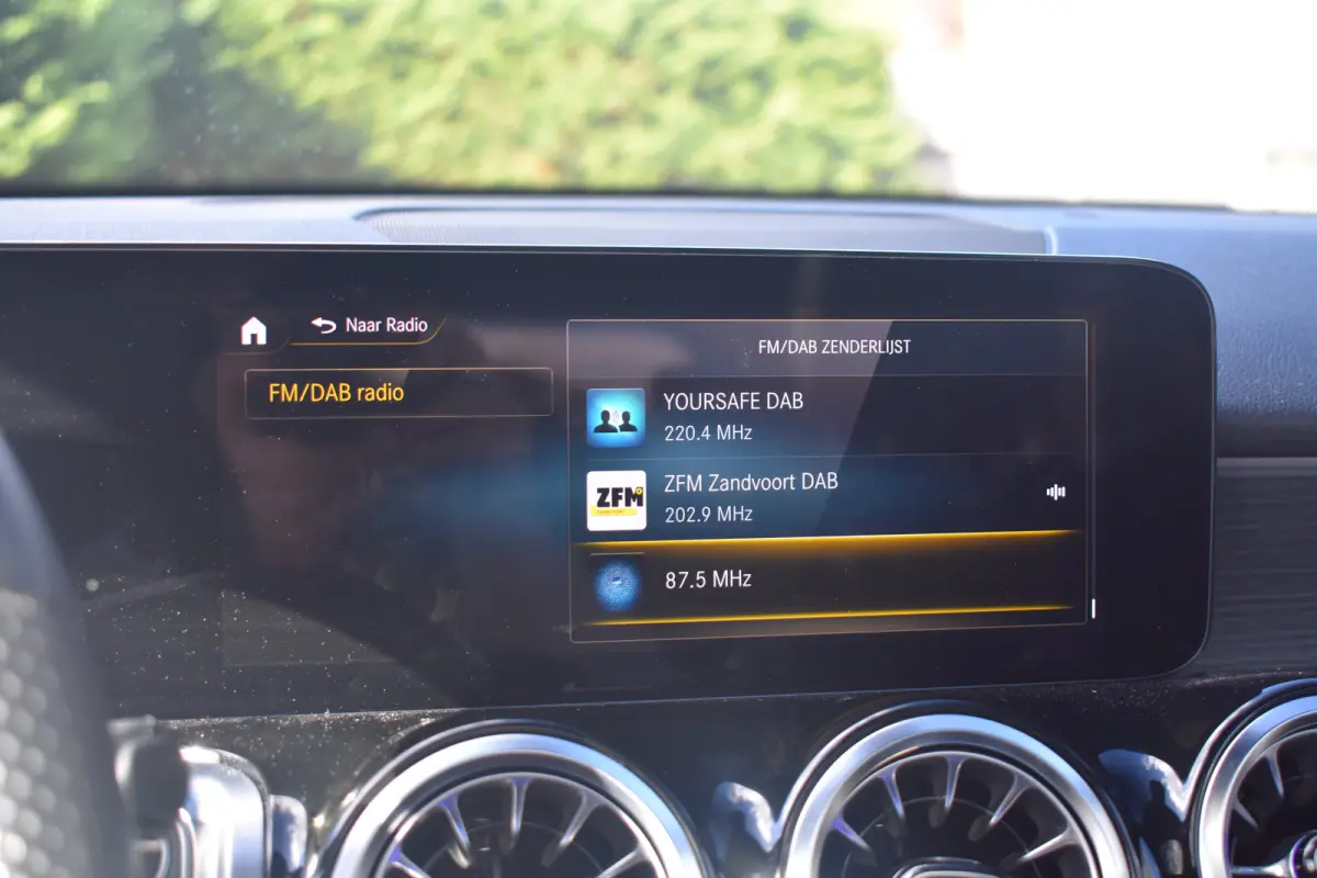 180 AMG Line 7p | AMG Styling | Adaptief demping systeem | Dode-hoek detectie | Elektrisch schuif-kanteldak | Achteruitrijcamera | 7Persoons | Eerste eigenaar