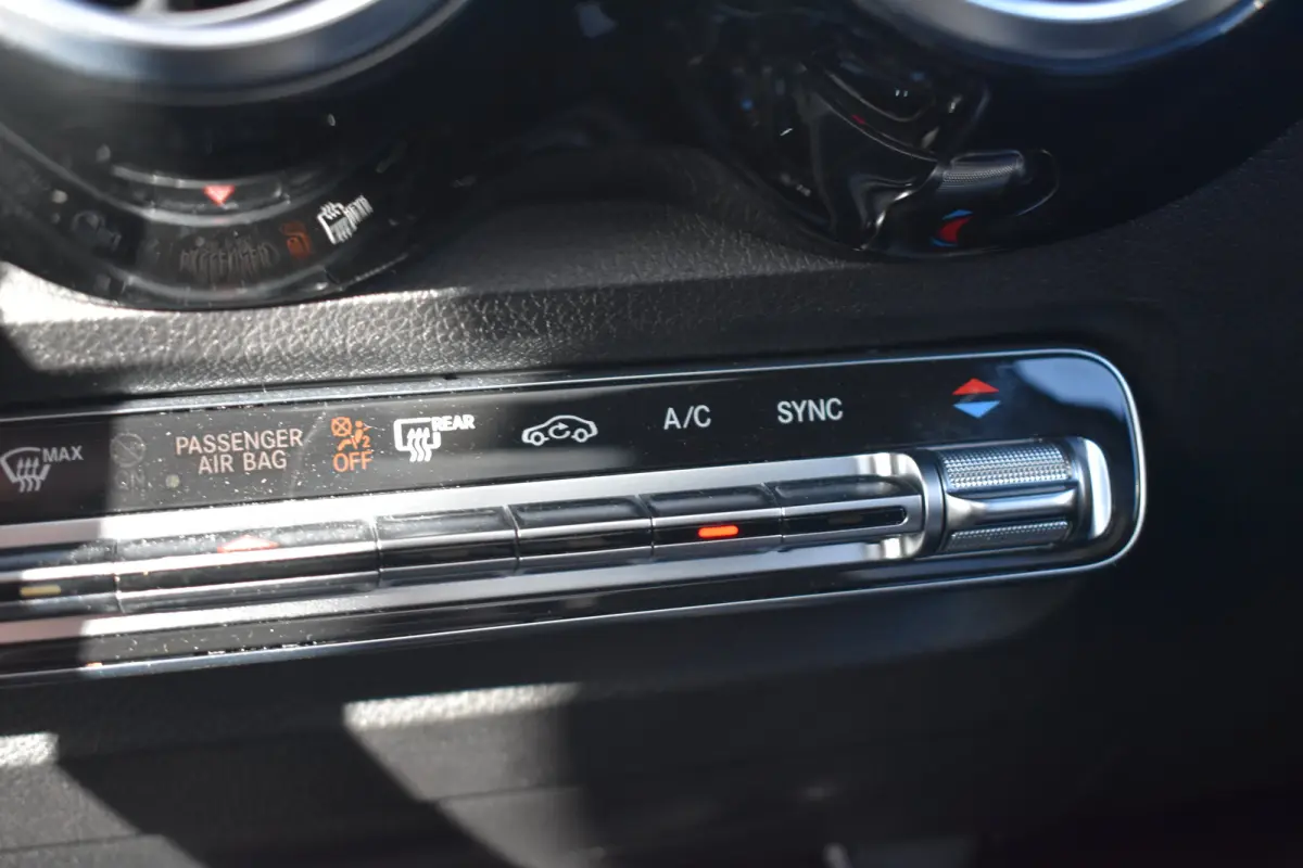 180 AMG Line 7p | AMG Styling | Adaptief demping systeem | Dode-hoek detectie | Elektrisch schuif-kanteldak | Achteruitrijcamera | 7Persoons | Eerste eigenaar