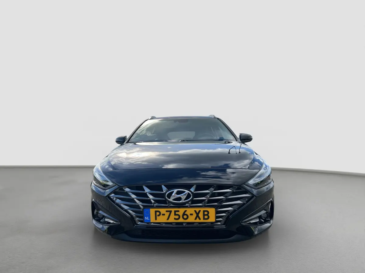 1.5 T-GDi MHEV 160pk Premium | Trekhaak | Camera | Cruise controle | Dodehoek detectie | Full LED | Elektrische voorstoel | Navigatie | Parkeersensoren voor en achter | Stoelverwarming