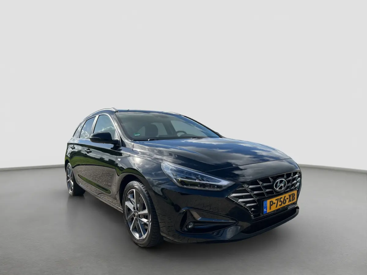 1.5 T-GDi MHEV 160pk Premium | Trekhaak | Camera | Cruise controle | Dodehoek detectie | Full LED | Elektrische voorstoel | Navigatie | Parkeersensoren voor en achter | Stoelverwarming