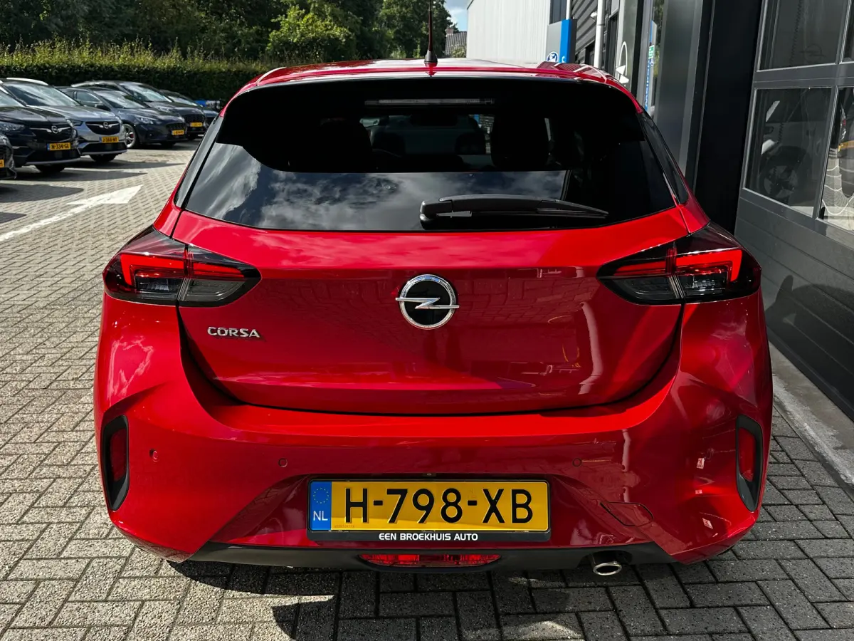 1.2 100PK GS Line Automaat | AUTOMAAT| TREKHAAK AFNEEMBAAR| NAVIGATIE| CAMERA| CRUISE CONTROL| CLIMATE CONTROL| PARKEERSENSOREN V+A| 17" VELGEN|