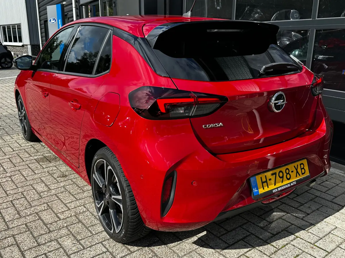 1.2 100PK GS Line Automaat | AUTOMAAT| TREKHAAK AFNEEMBAAR| NAVIGATIE| CAMERA| CRUISE CONTROL| CLIMATE CONTROL| PARKEERSENSOREN V+A| 17" VELGEN|