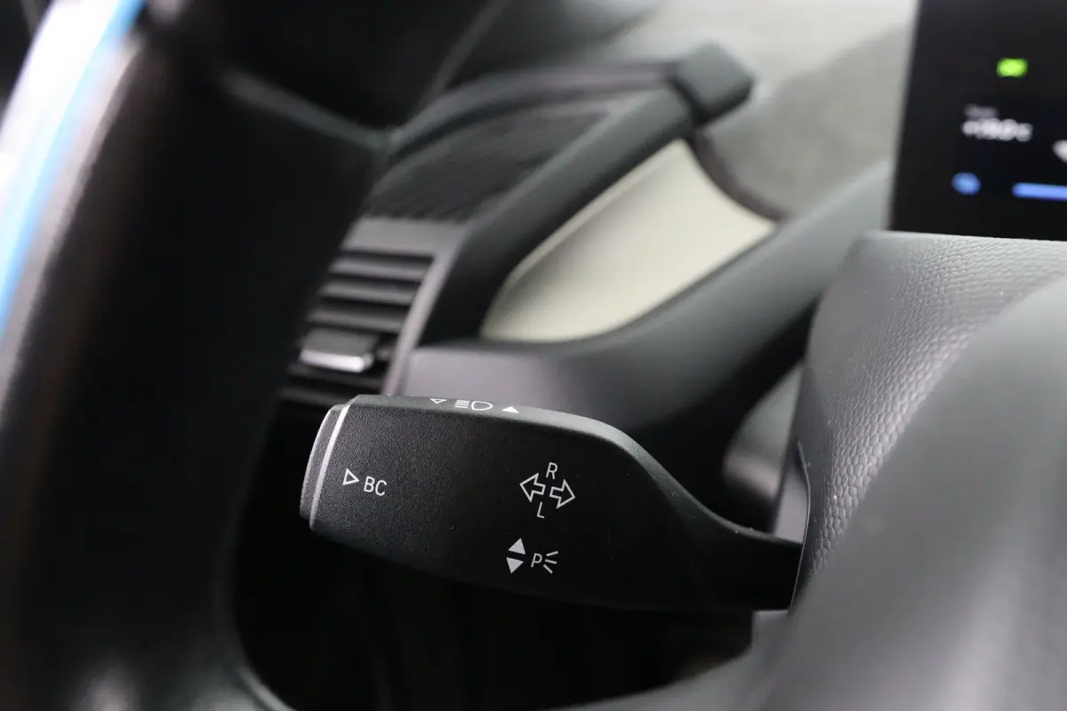 Basis 120Ah 42 kWh | Navigatie | Camera | LED | Cruise Adaptive | Parkeersensoren V+A | Stoelverwarming | Clima | Lichtmetalen Velgen
