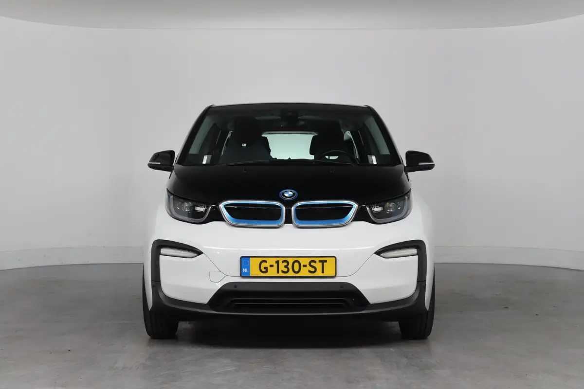 Basis 120Ah 42 kWh | Navigatie | Camera | LED | Cruise Adaptive | Parkeersensoren V+A | Stoelverwarming | Clima | Lichtmetalen Velgen