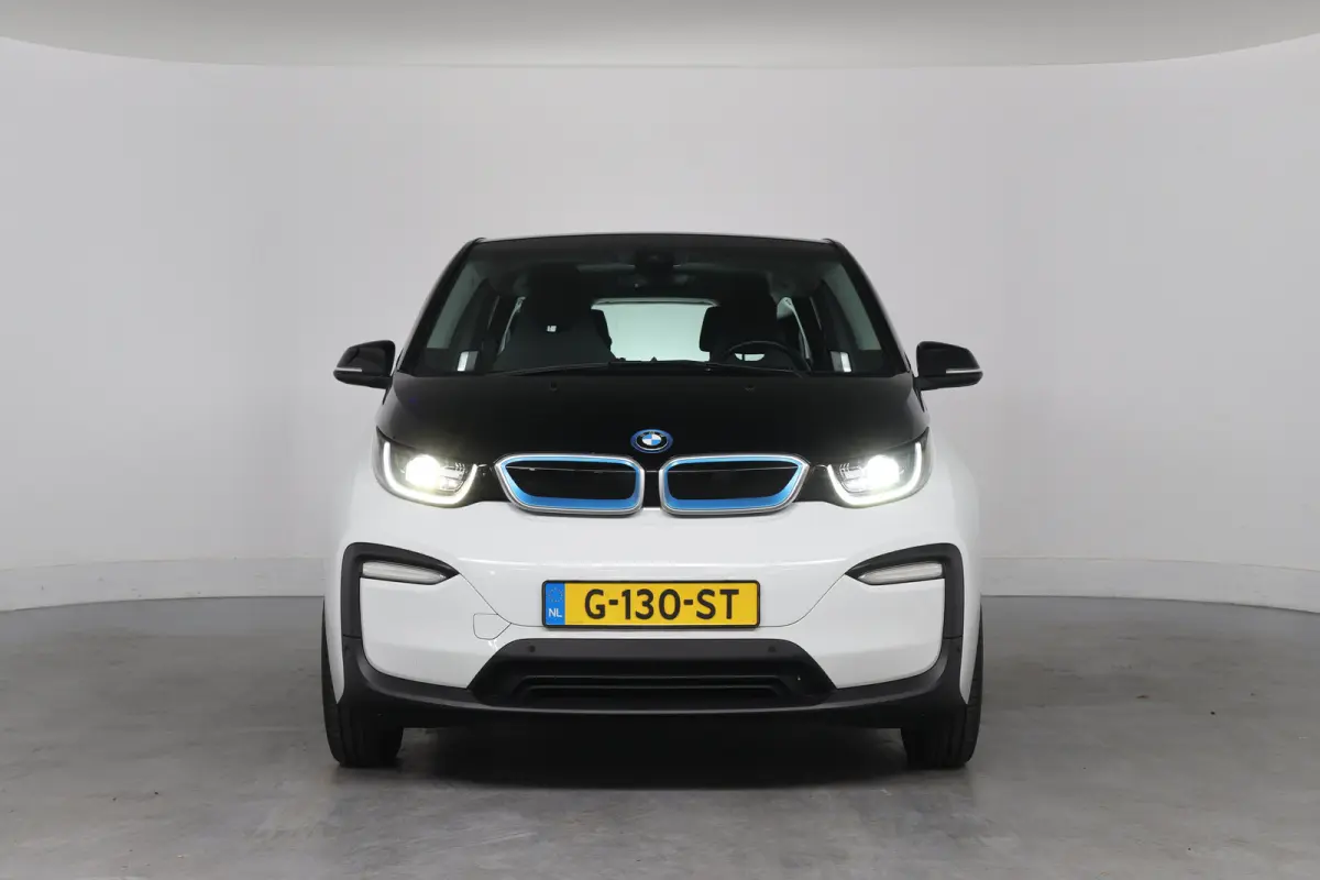Basis 120Ah 42 kWh | Navigatie | Camera | LED | Cruise Adaptive | Parkeersensoren V+A | Stoelverwarming | Clima | Lichtmetalen Velgen