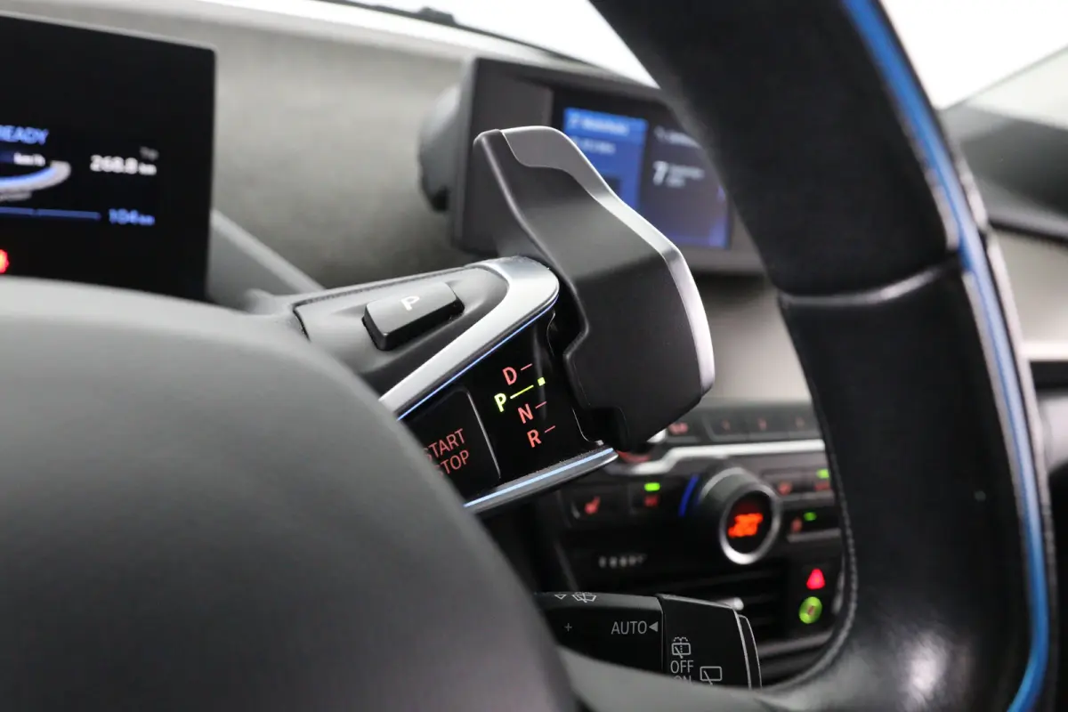 Basis 120Ah 42 kWh | Navigatie | Camera | LED | Cruise Adaptive | Parkeersensoren V+A | Stoelverwarming | Clima | Lichtmetalen Velgen
