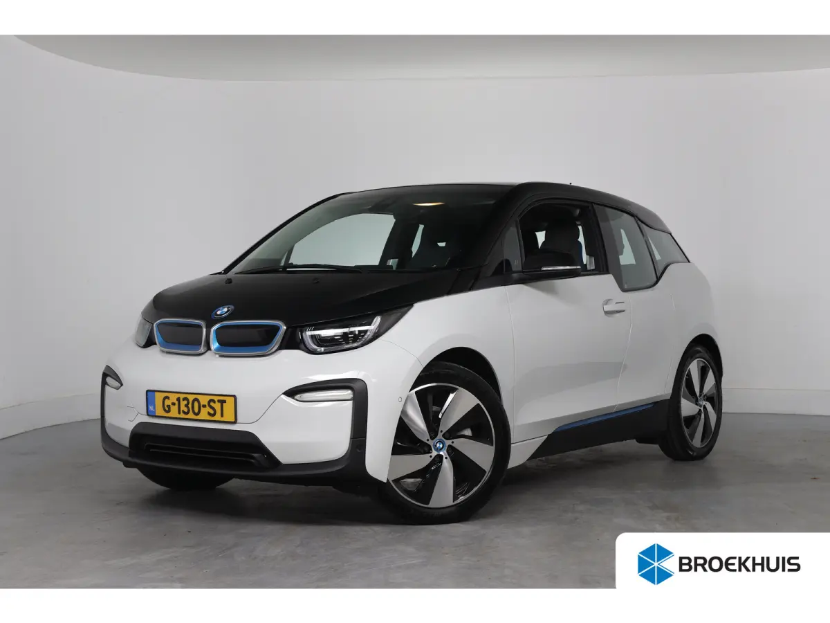 Basis 120Ah 42 kWh | Navigatie | Camera | LED | Cruise Adaptive | Parkeersensoren V+A | Stoelverwarming | Clima | Lichtmetalen Velgen