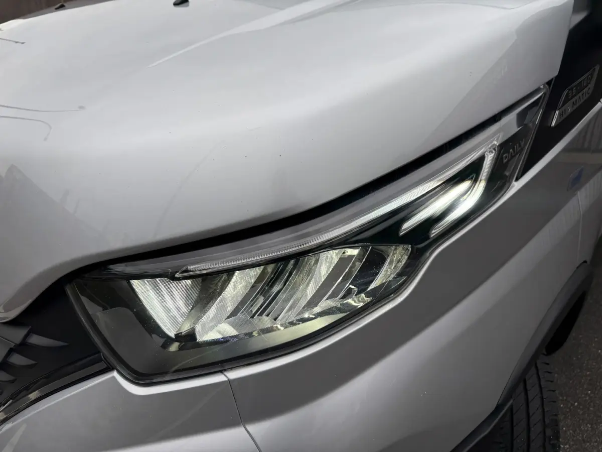 35C16V 2.3 Automaat / Dubbel Lucht / 3500 Trekhaak
