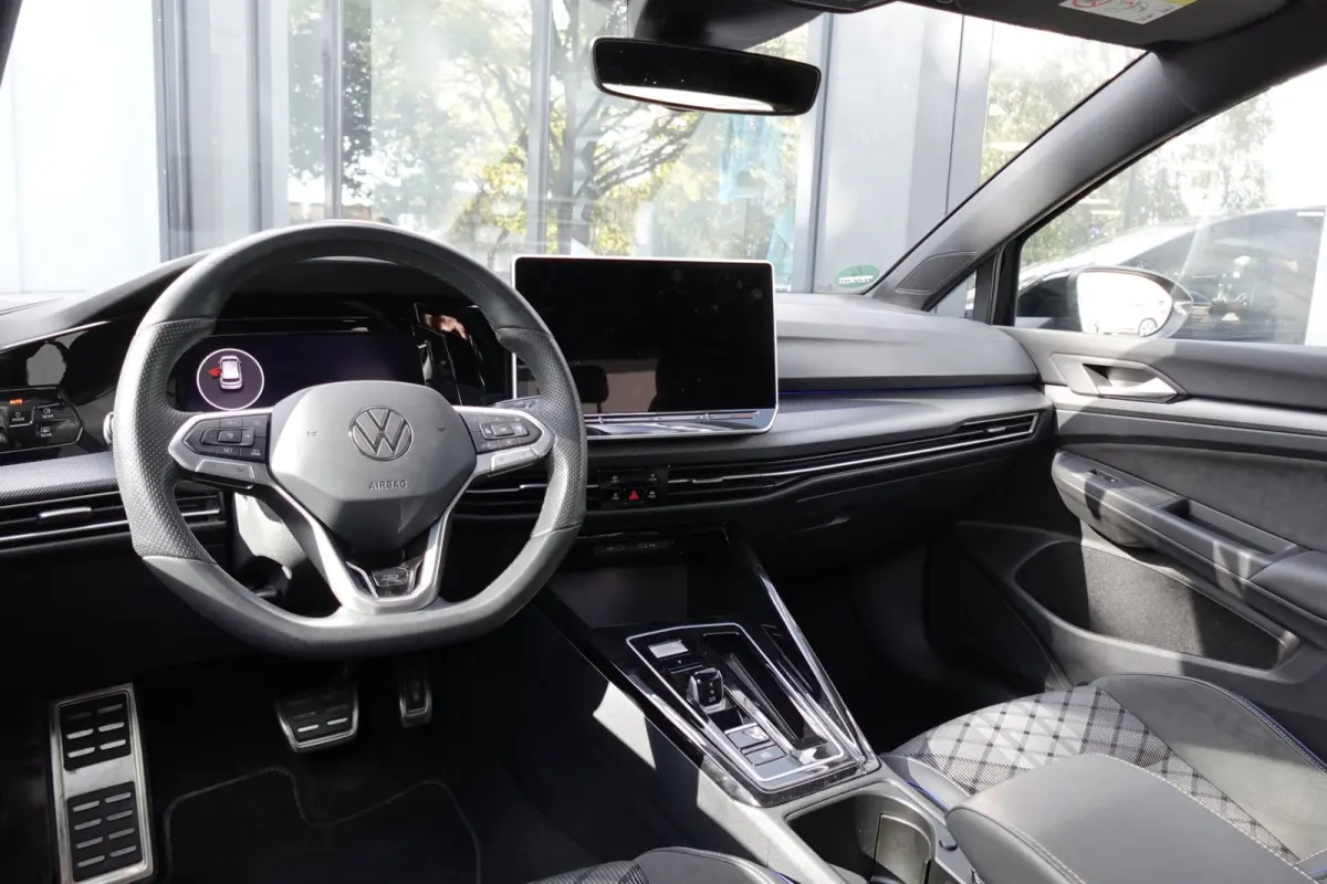1.5 eTSI R-Line Edition PANO HUD KEYLESS