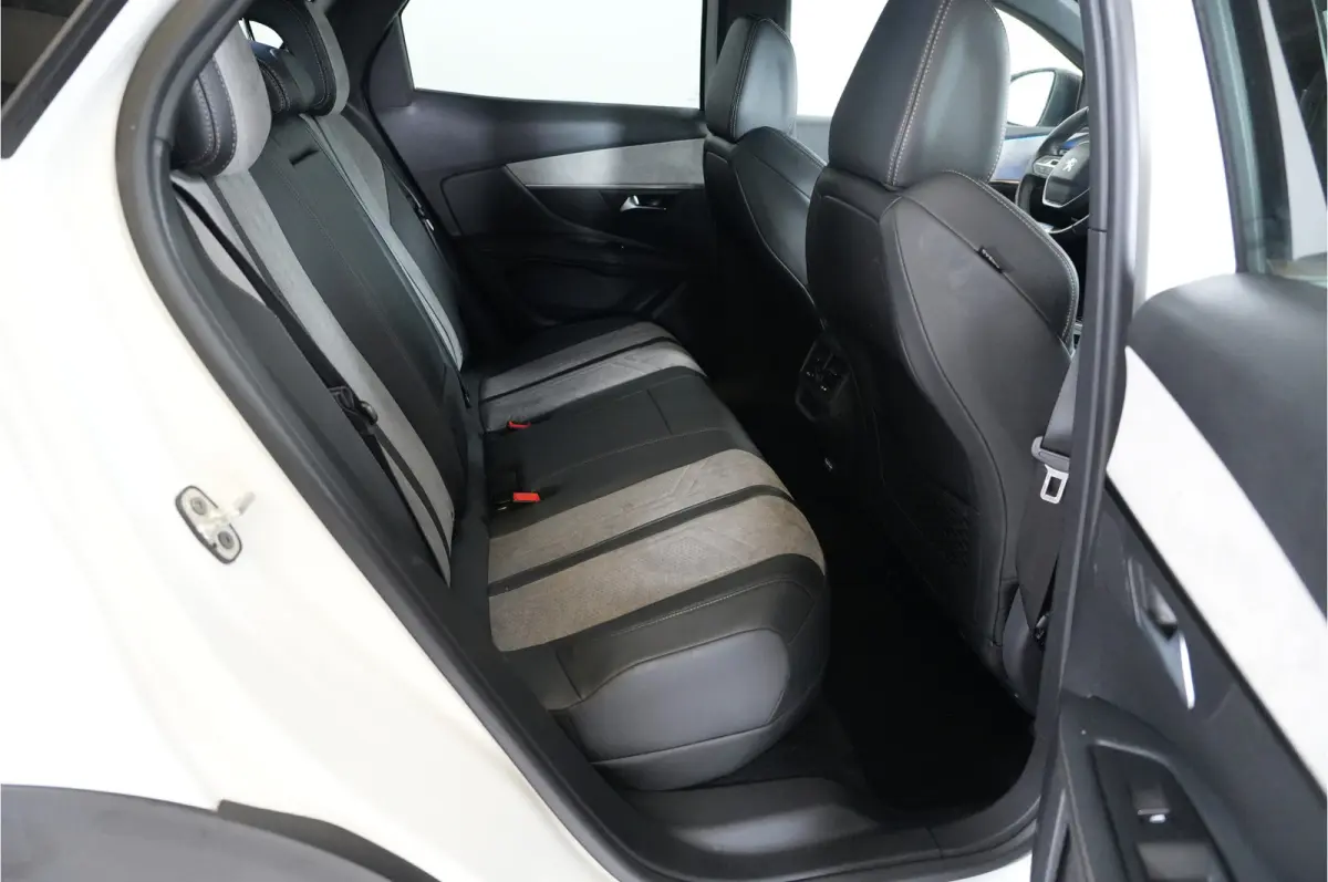 1.6 HYbrid4 300 Blue Lease GT | SOH 95% | Stl. verw. | Adaptive Cruise | Apple/Android |