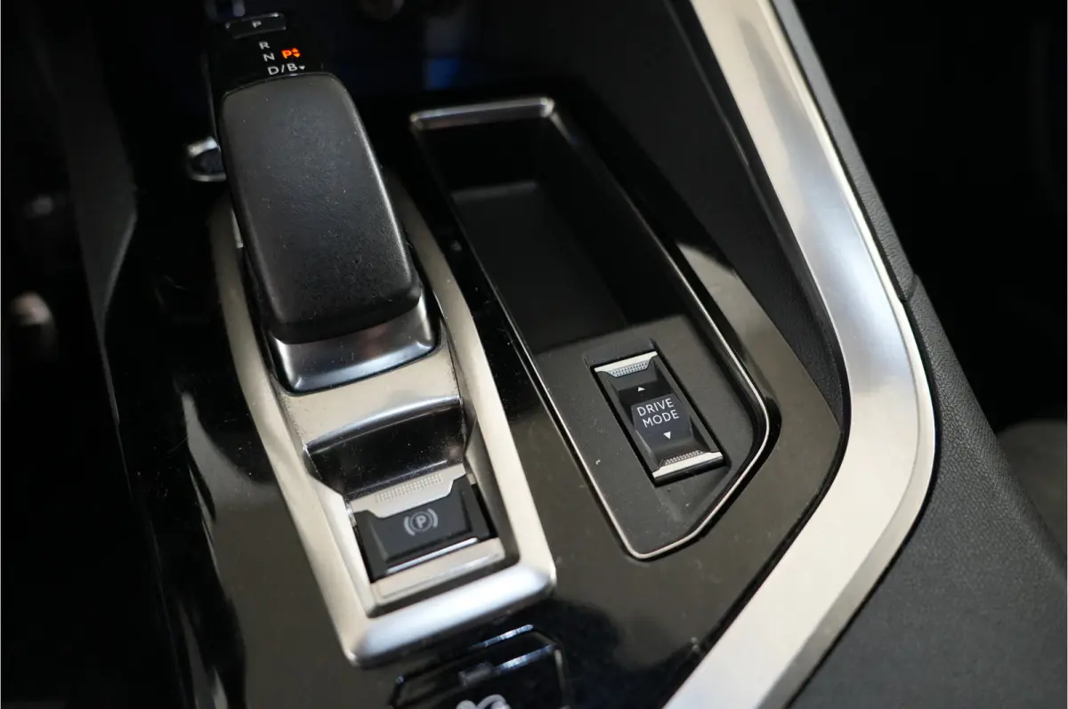 1.6 HYbrid4 300 Blue Lease GT | SOH 95% | Stl. verw. | Adaptive Cruise | Apple/Android |