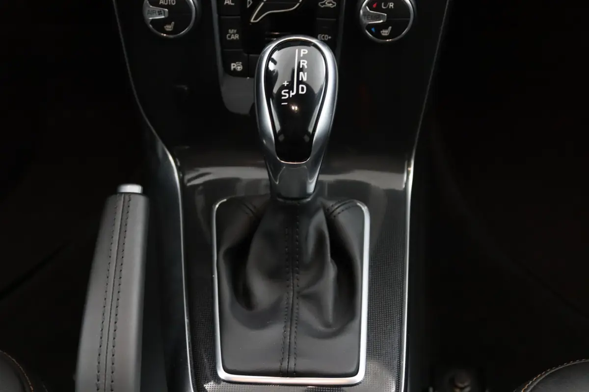 | Eerste Eigenaar | Camera | Trekhaak | Leer | Panorama  | Cruise Control
