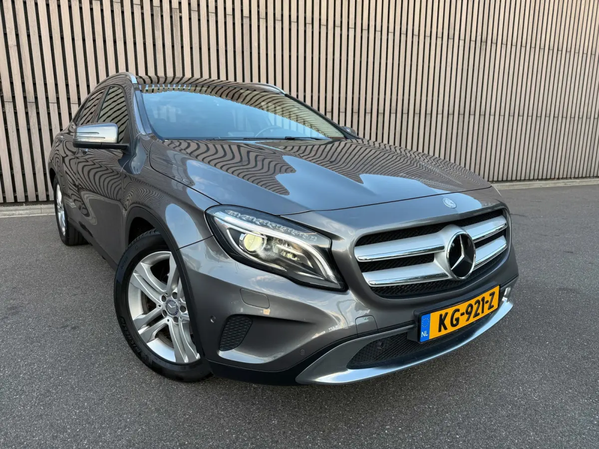 220 CDI Prestige Pano/ memory /Leer /Camera /Led /Trekhaak /Euro 6