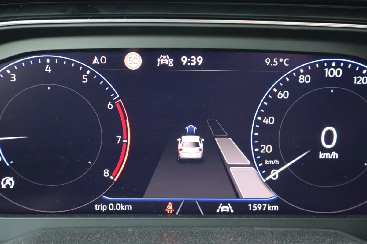 95PK 1.0 TSI R-Line Edition Panorama Dak | Achteruitrijcamera | Apple Carplay/Android Auto|telefoonintegratie premium | Elektrisch glazen panorama-dak