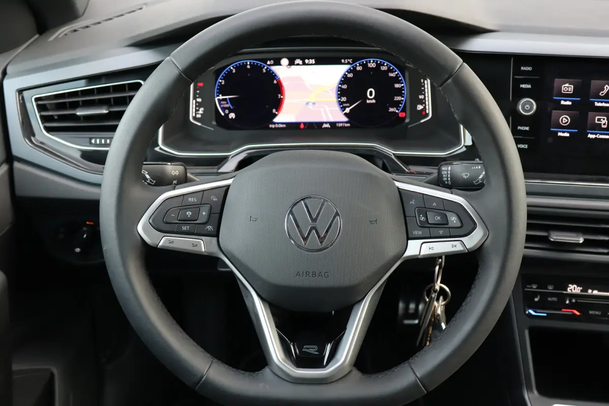 95PK 1.0 TSI R-Line Edition Panorama Dak | Achteruitrijcamera | Apple Carplay/Android Auto|telefoonintegratie premium | Elektrisch glazen panorama-dak