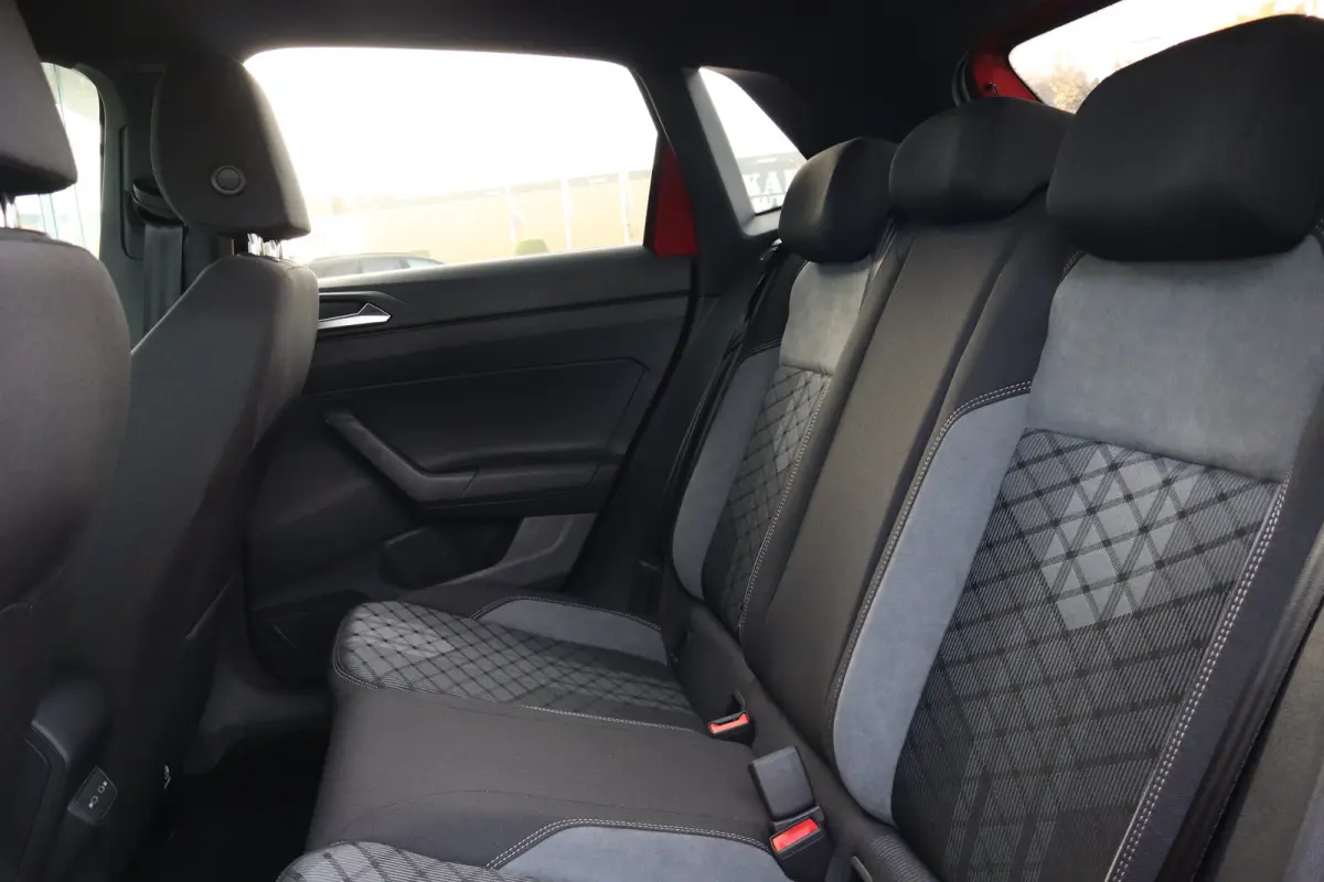 95PK 1.0 TSI R-Line Edition Panorama Dak | Achteruitrijcamera | Apple Carplay/Android Auto|telefoonintegratie premium | Elektrisch glazen panorama-dak