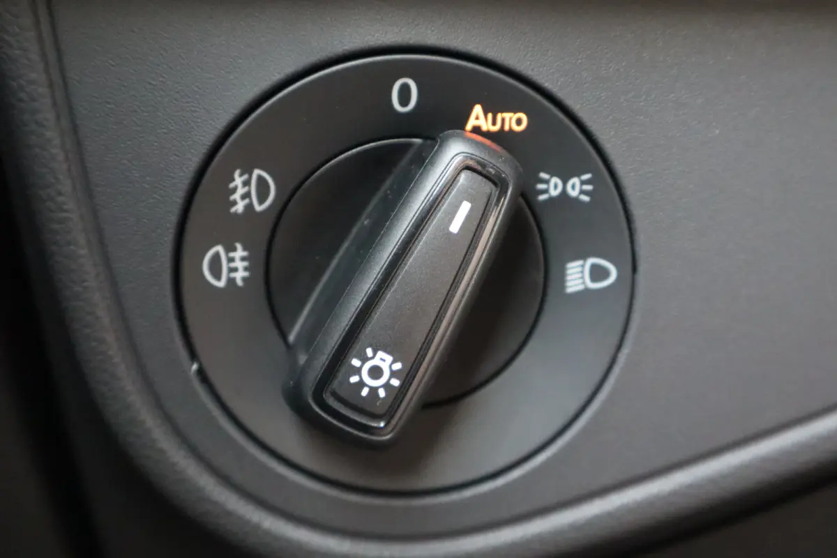 95PK 1.0 TSI R-Line Edition Panorama Dak | Achteruitrijcamera | Apple Carplay/Android Auto|telefoonintegratie premium | Elektrisch glazen panorama-dak