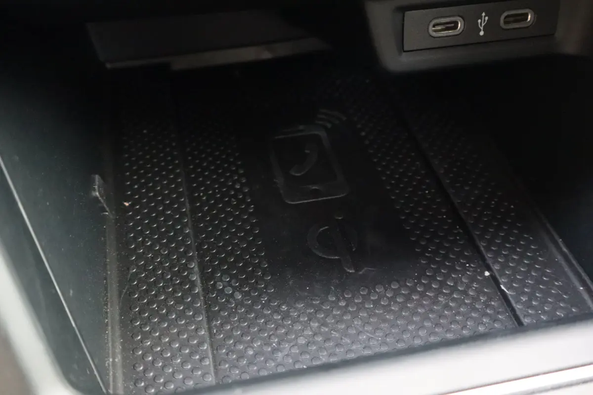 95PK 1.0 TSI R-Line Edition Panorama Dak | Achteruitrijcamera | Apple Carplay/Android Auto|telefoonintegratie premium | Elektrisch glazen panorama-dak
