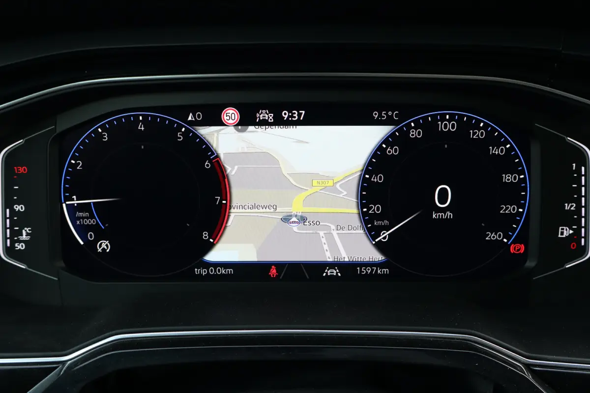 95PK 1.0 TSI R-Line Edition Panorama Dak | Achteruitrijcamera | Apple Carplay/Android Auto|telefoonintegratie premium | Elektrisch glazen panorama-dak