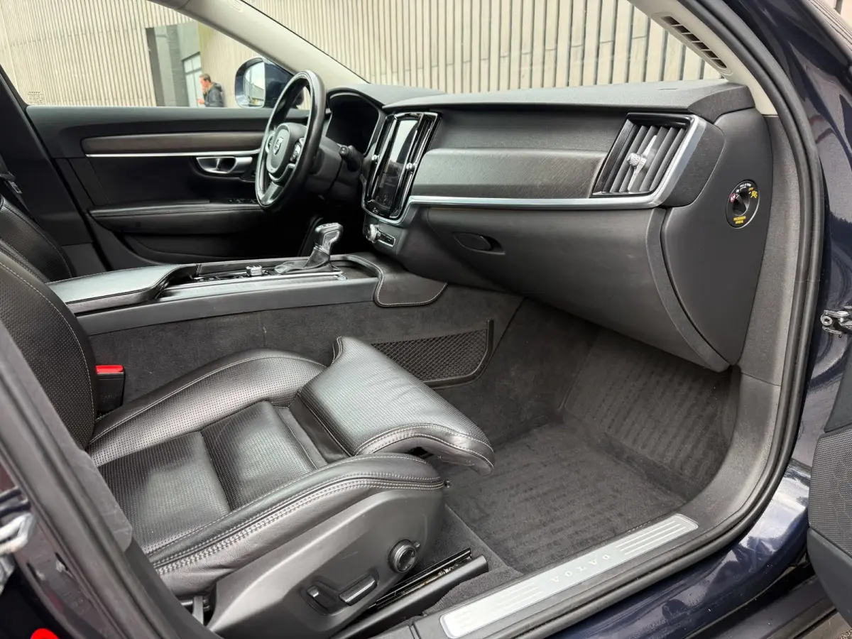 2.0 D4 Pro AWD / Zeer netjes!