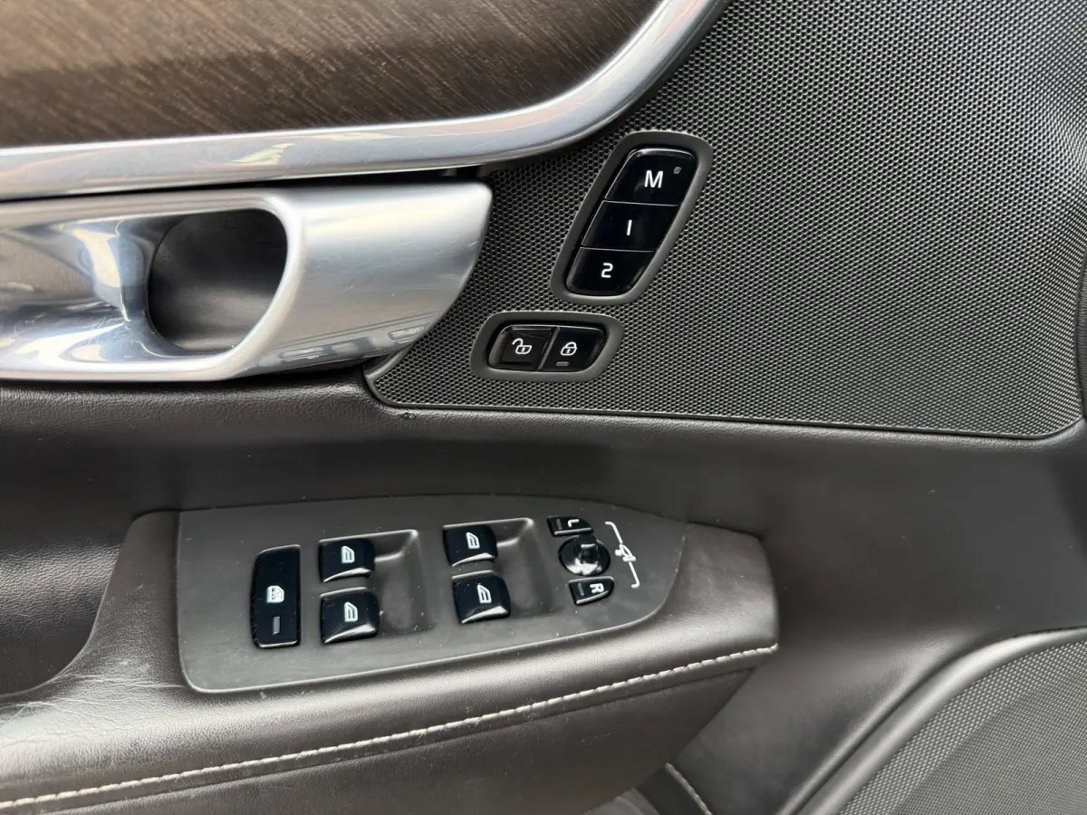 2.0 D4 Pro AWD / Zeer netjes!