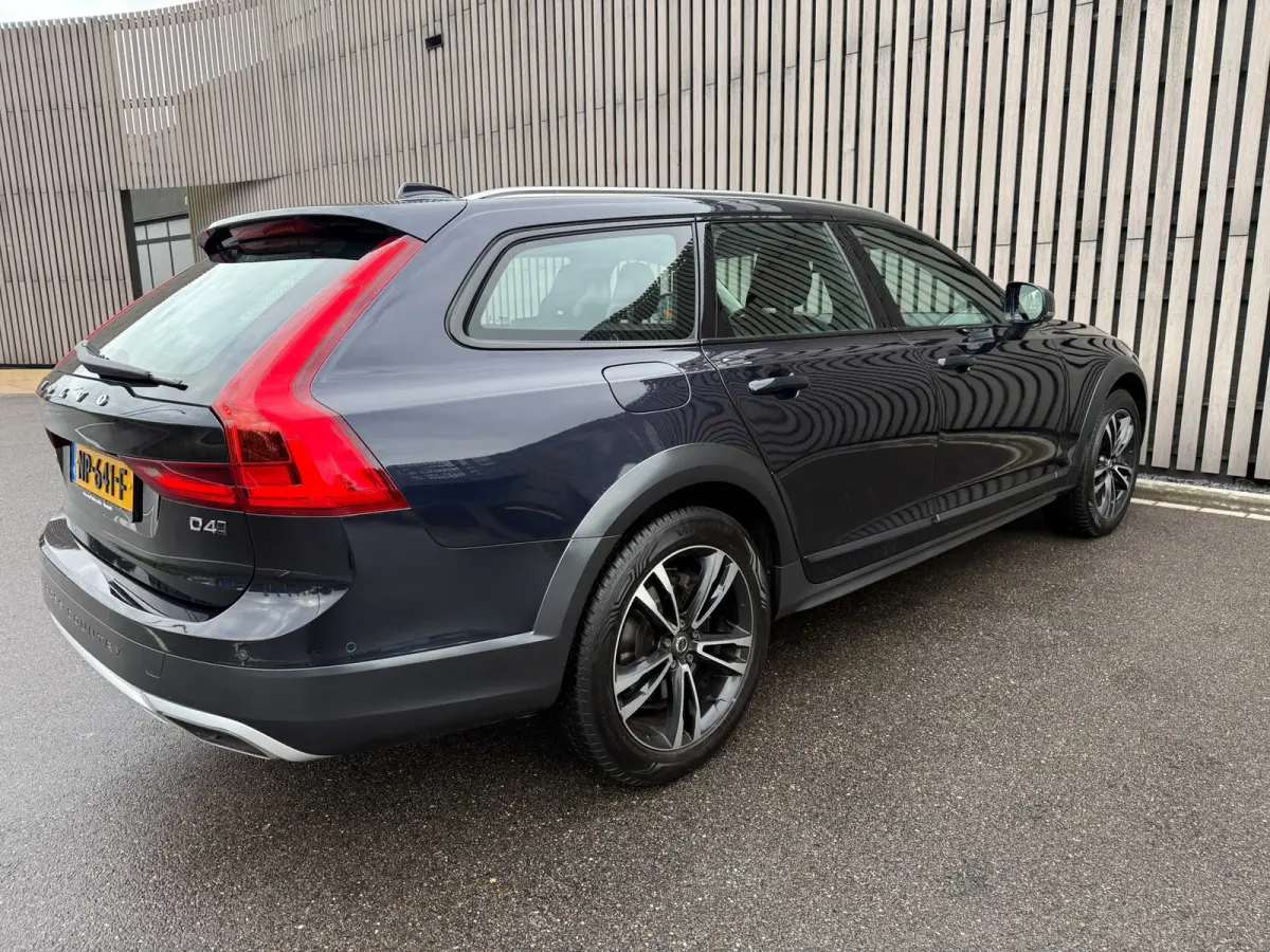 2.0 D4 Pro AWD / Zeer netjes!