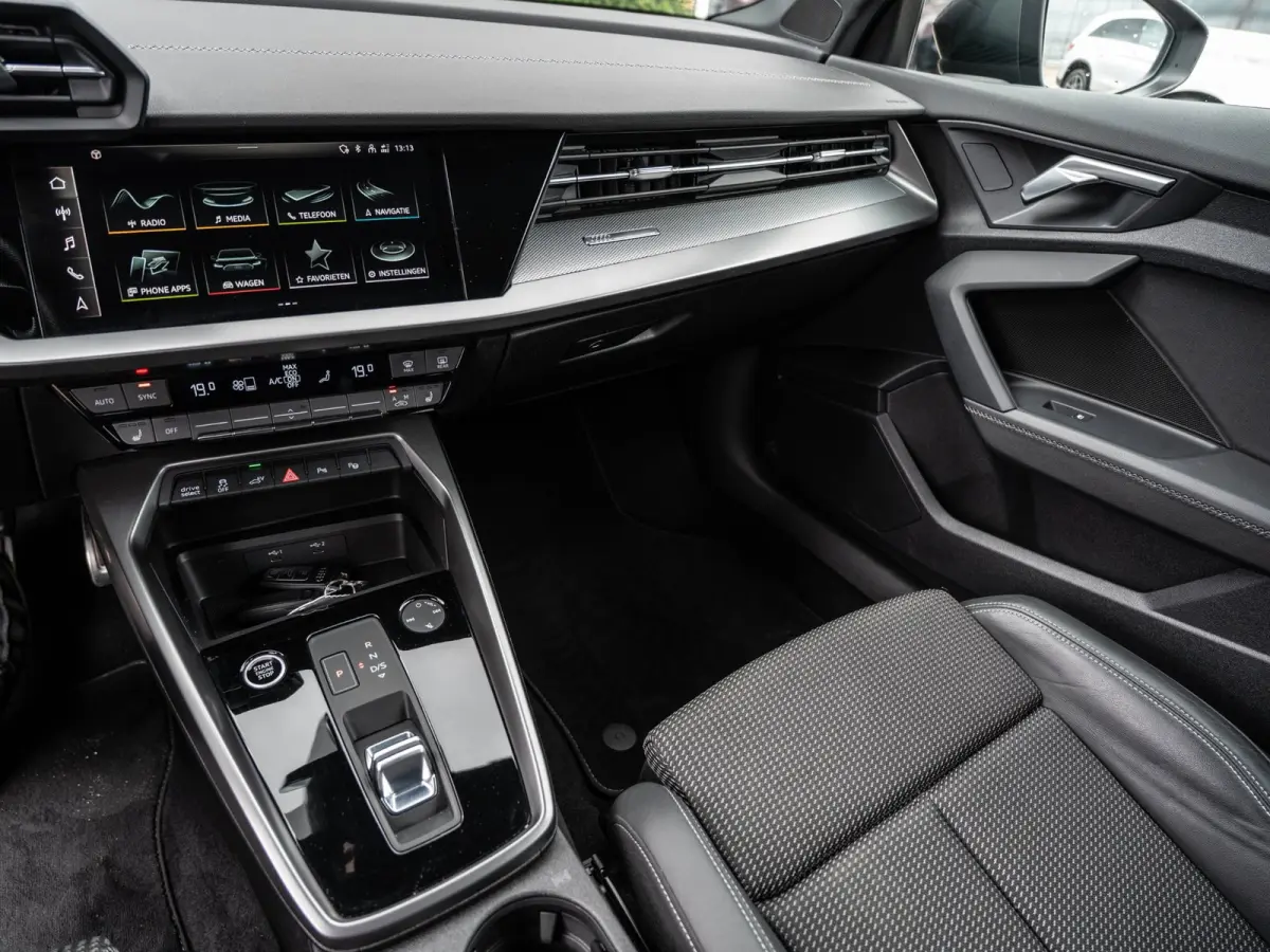 40 TFSIe S-Line | Carplay | S-Sportstoelen | 18" LMV | LED
