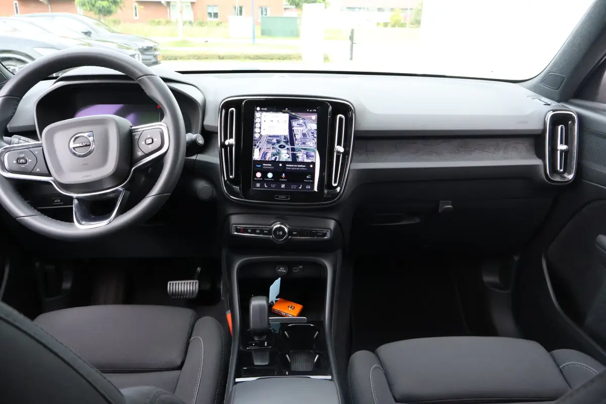 Core 70 kWh | 19" All Seasons | Trekhaak |