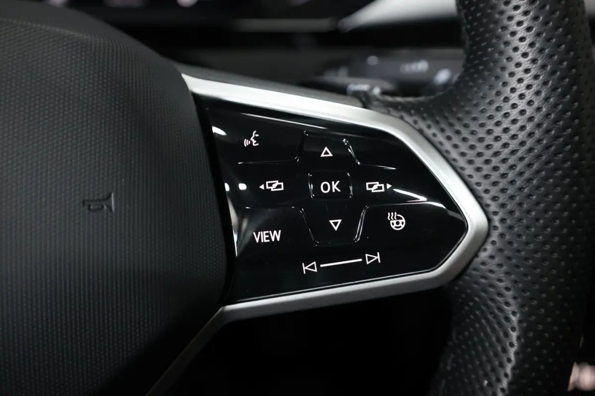 2.0 TSI 3x R-line BTW/LED/VIRTUAL/SFEER/PANO/LEER+S.VERWARMING+MEMORY/KEYLESS/20"/CAM/LINE/ACC/12 MDN GARANTIE!