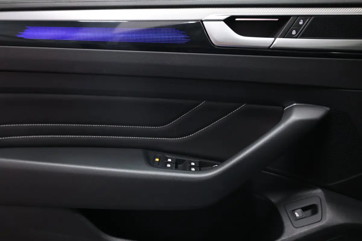 2.0 TSI 3x R-line BTW/LED/VIRTUAL/SFEER/PANO/LEER+S.VERWARMING+MEMORY/KEYLESS/20"/CAM/LINE/ACC/12 MDN GARANTIE!