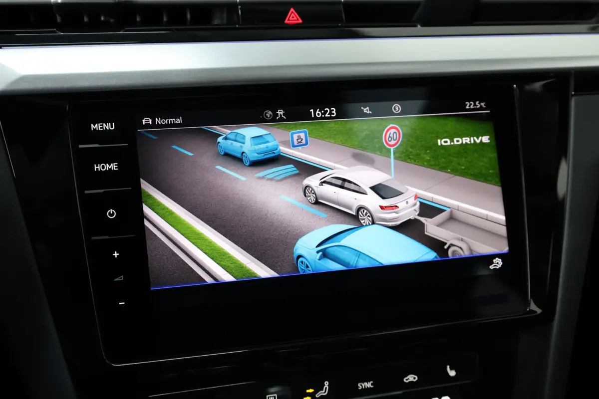 2.0 TSI 3x R-line BTW/LED/VIRTUAL/SFEER/PANO/LEER+S.VERWARMING+MEMORY/KEYLESS/20"/CAM/LINE/ACC/12 MDN GARANTIE!