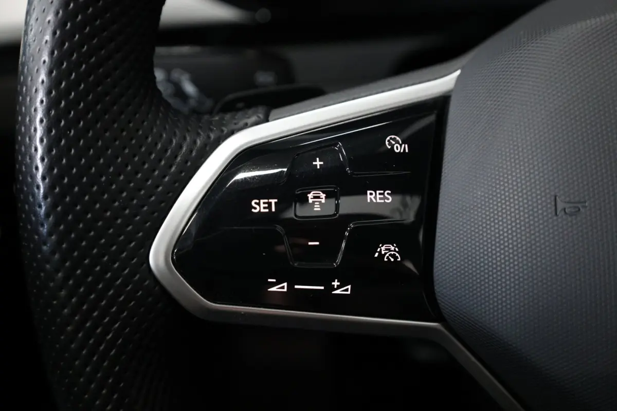 2.0 TSI 3x R-line BTW/LED/VIRTUAL/SFEER/PANO/LEER+S.VERWARMING+MEMORY/KEYLESS/20"/CAM/LINE/ACC/12 MDN GARANTIE!