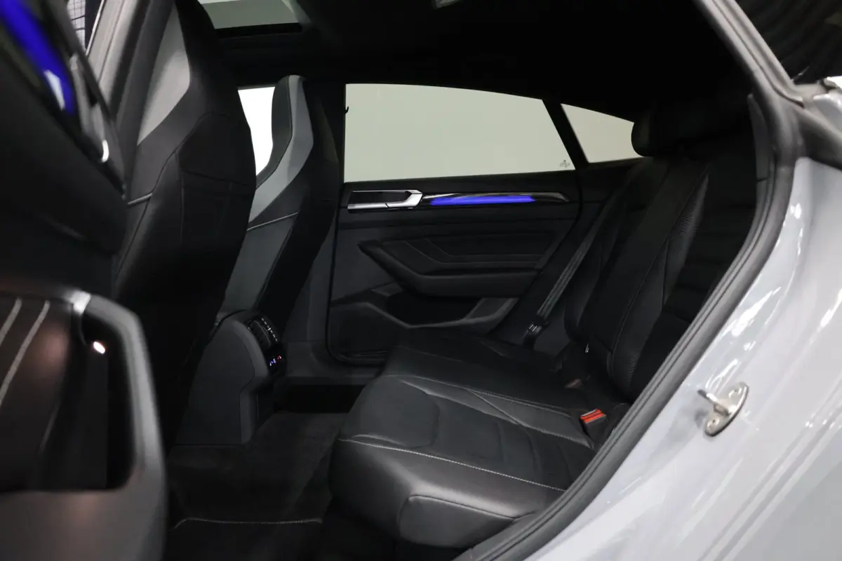2.0 TSI 3x R-line BTW/LED/VIRTUAL/SFEER/PANO/LEER+S.VERWARMING+MEMORY/KEYLESS/20"/CAM/LINE/ACC/12 MDN GARANTIE!
