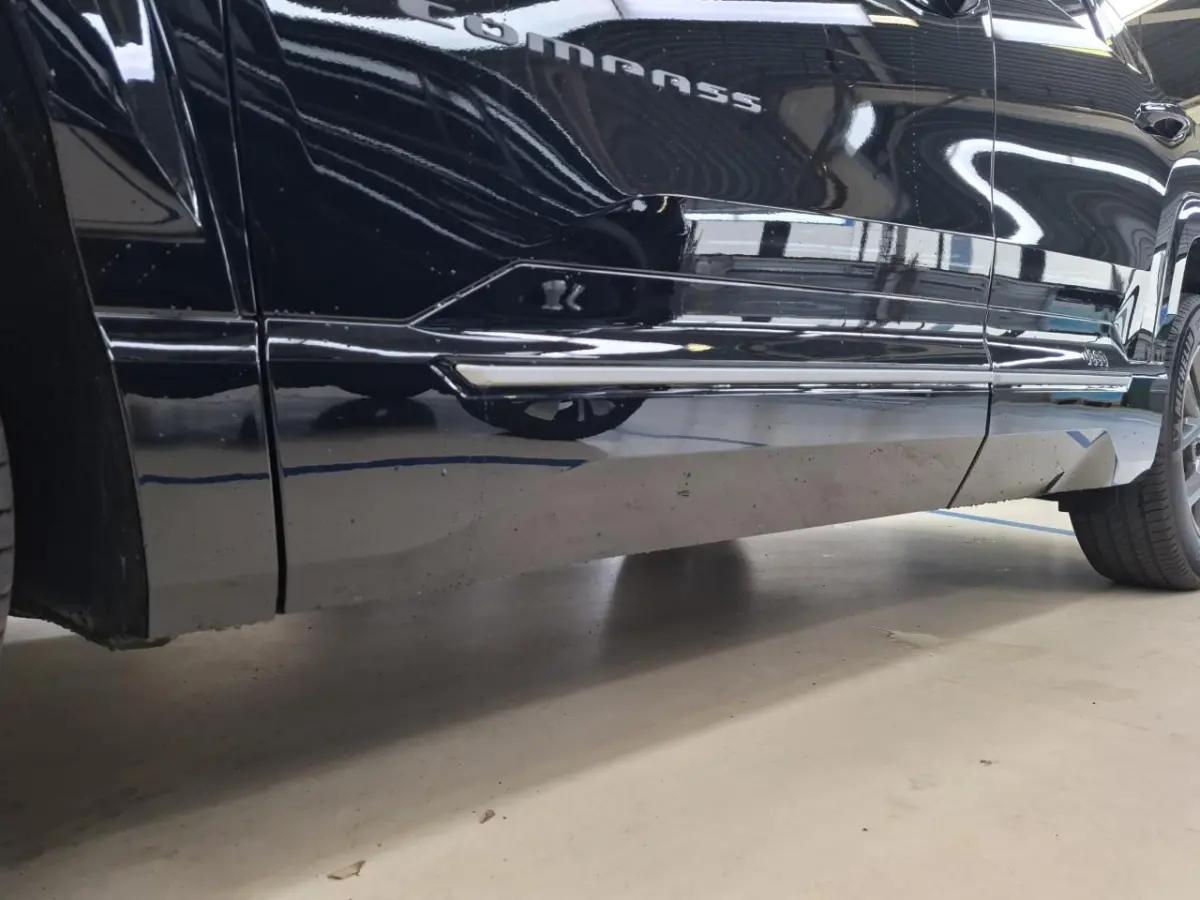 1.2 e-Hybrid First Edition | Tot 8 Jaar Garantie | Panoramadak | Elektrische Stoelverstelling | Elektrische Achterklep | Keyless | Camera | Stoel & Stuurverwarming | Focal Sound |