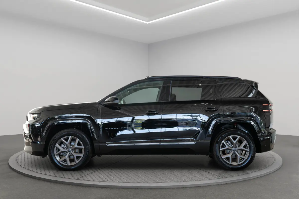 1.2 e-Hybrid First Edition | Tot 8 Jaar Garantie | Panoramadak | Elektrische Stoelverstelling | Elektrische Achterklep | Keyless | Camera | Stoel & Stuurverwarming | Focal Sound |