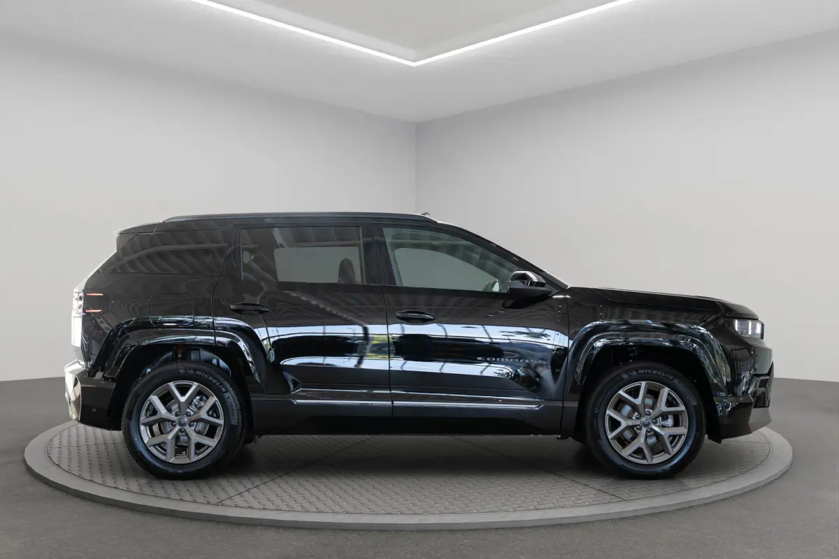 1.2 e-Hybrid First Edition | Tot 8 Jaar Garantie | Panoramadak | Elektrische Stoelverstelling | Elektrische Achterklep | Keyless | Camera | Stoel & Stuurverwarming | Focal Sound |