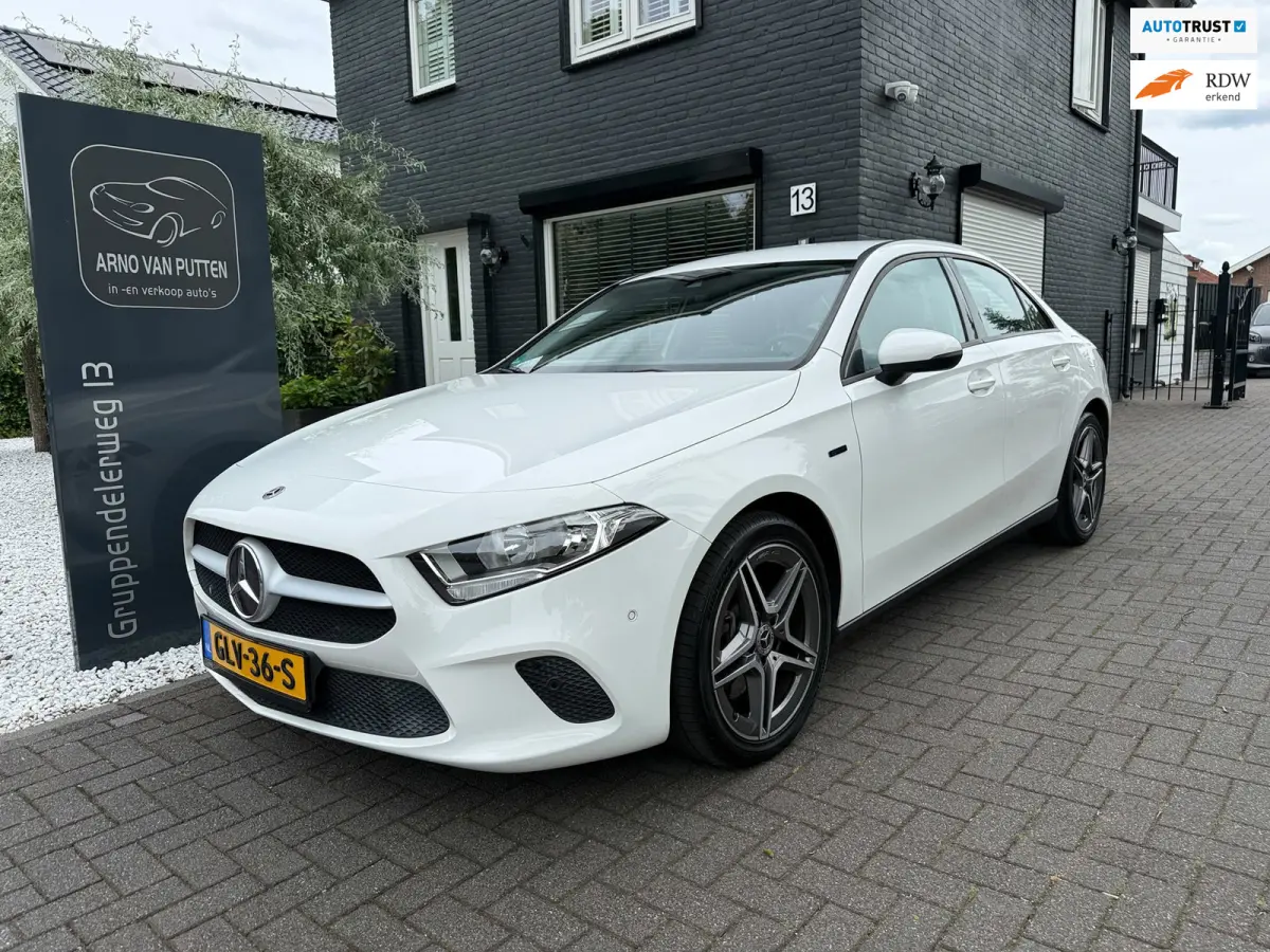 250 e /Apple CarPlay /18 inch AMG /Navigatie /Stoelverwarming