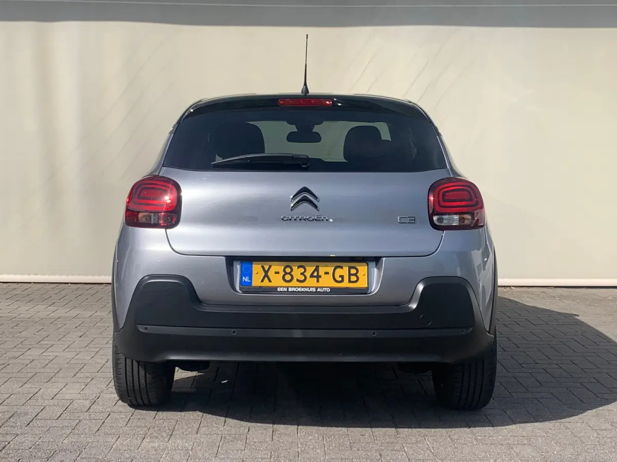 1.2 PureTech Feel Edition Airco | AppleCarPlay/ Android Auto | Camera | Cruise Control | DAB | Keyless | LMV 17" | Navi | PDC Achter |