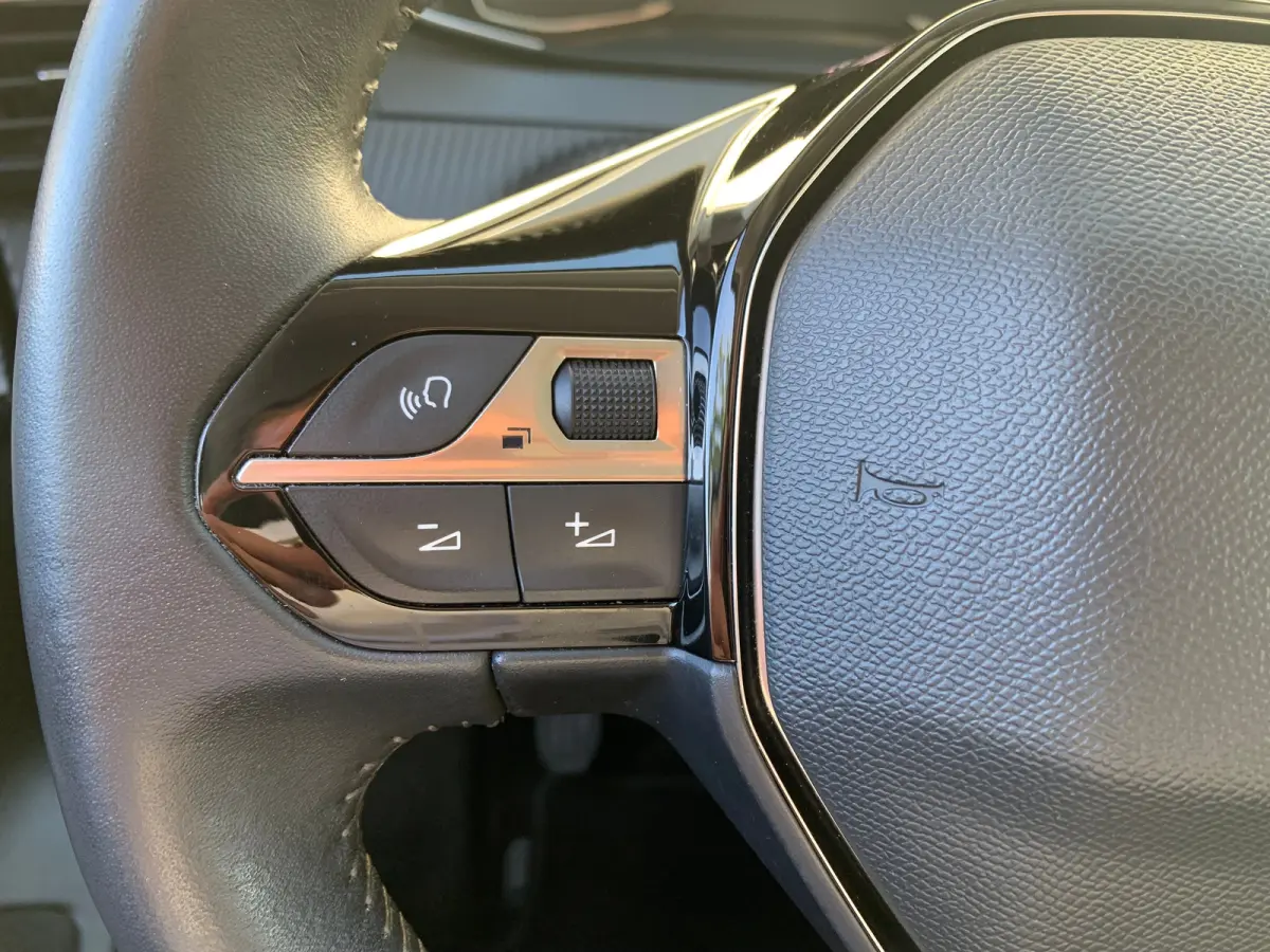 1.2 PureTech Active Pack Airco | Cruise Control | DAB | LMV 16" | Navi | PDC Achter |
