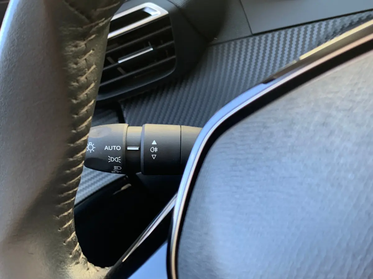 1.2 PureTech Active Pack Airco | Cruise Control | DAB | LMV 16" | Navi | PDC Achter |
