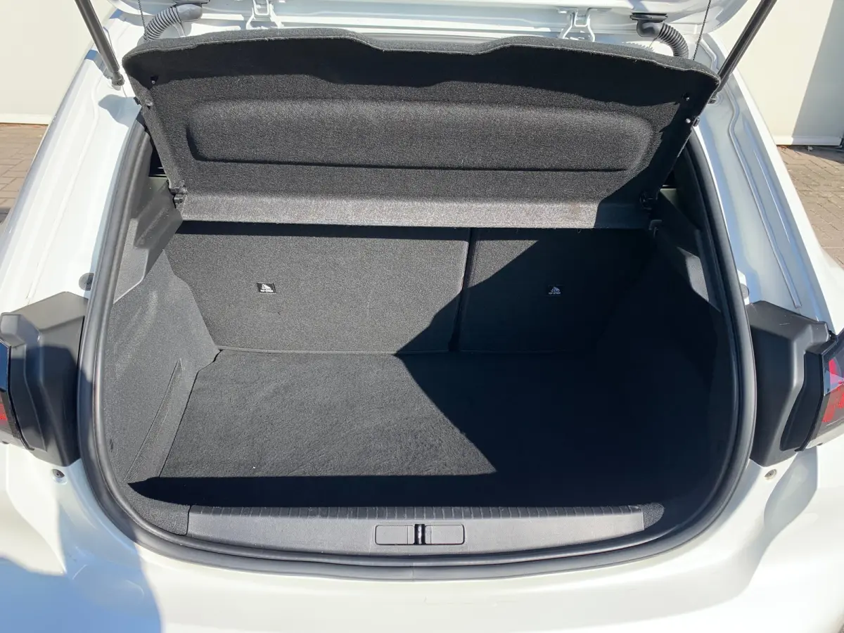 1.2 PureTech Active Pack Airco | Cruise Control | DAB | LMV 16" | Navi | PDC Achter |