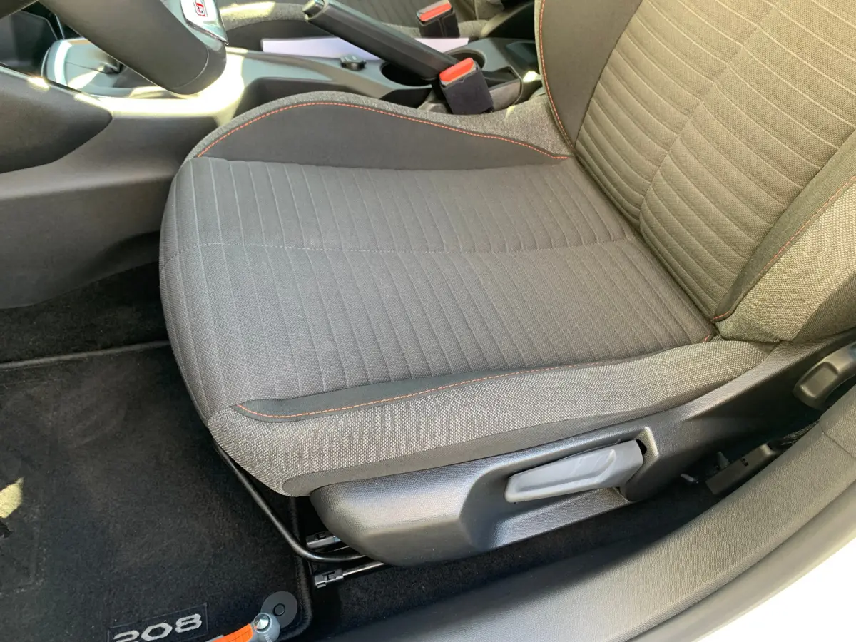 1.2 PureTech Active Pack Airco | Cruise Control | DAB | LMV 16" | Navi | PDC Achter |