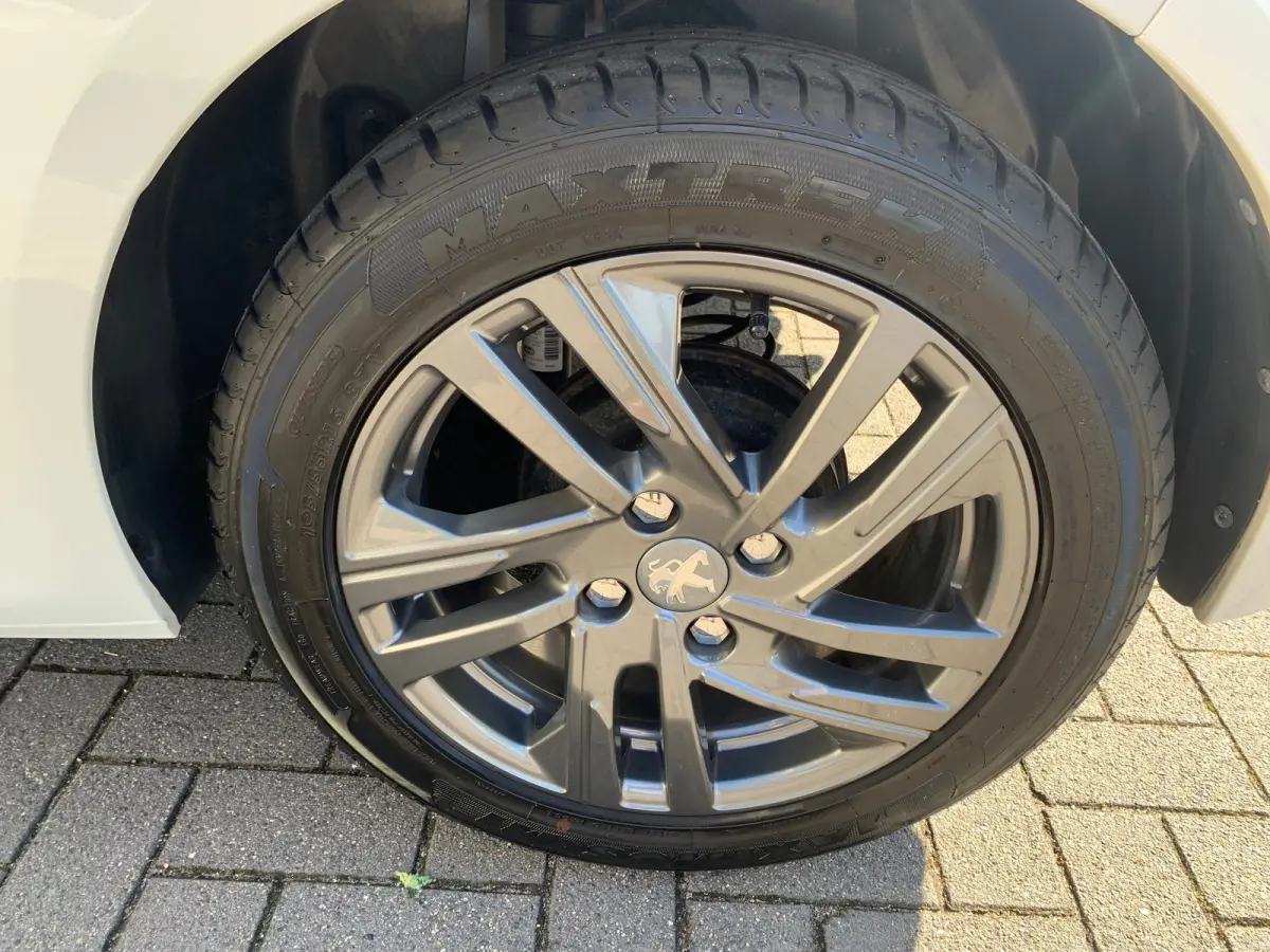 1.2 PureTech Active Pack Airco | Cruise Control | DAB | LMV 16" | Navi | PDC Achter |
